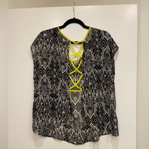 Torrid Ikat Print Blouse - Size O - Picture 2 of 5